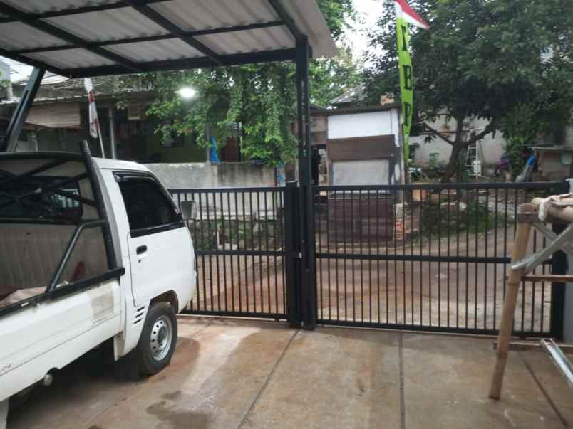 dijual rumah bagus strategis di perum maharaja depok
