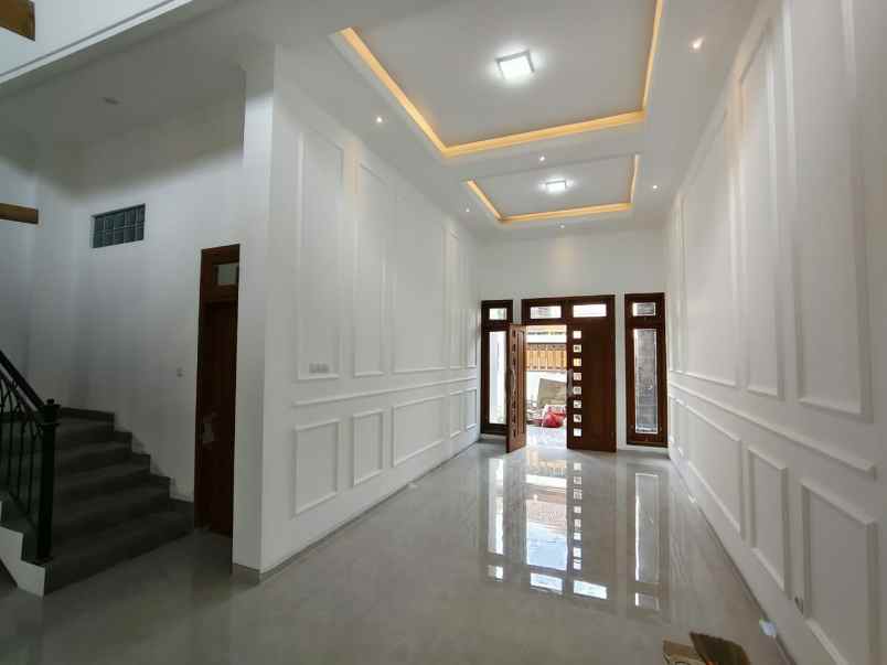 dijual rumah baru di sumber solo