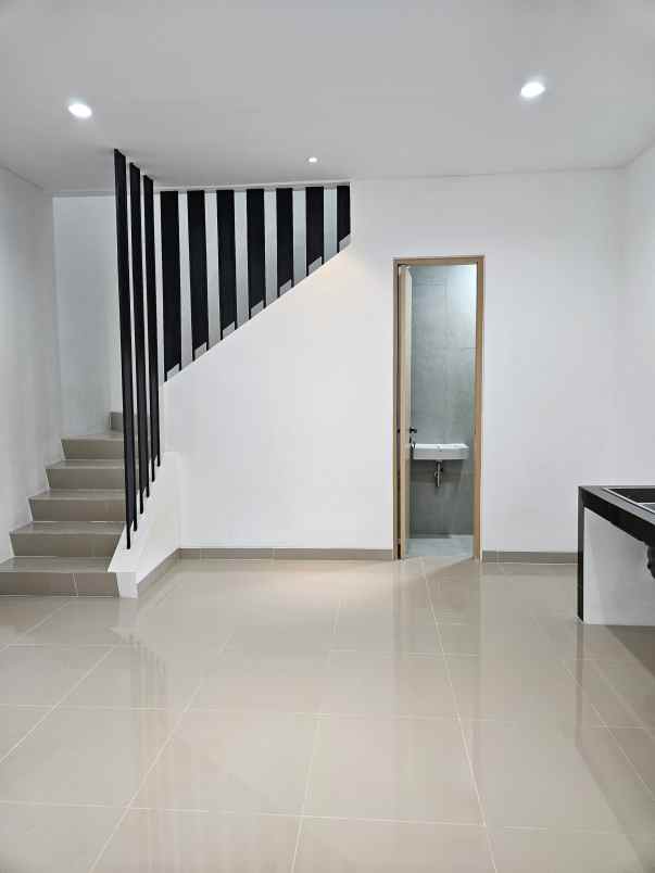 dijual rumah bintaro jaya sektor 9