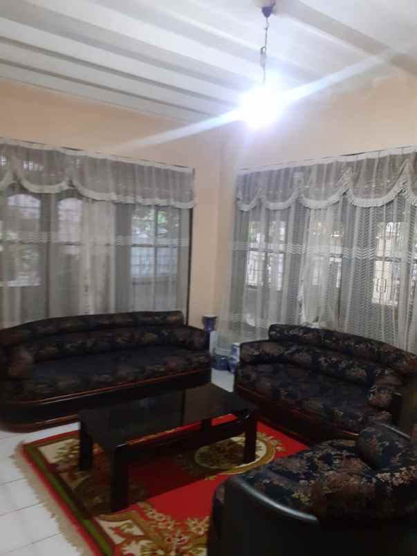 dijual rumah blok 3 jl mawar no 47 jl