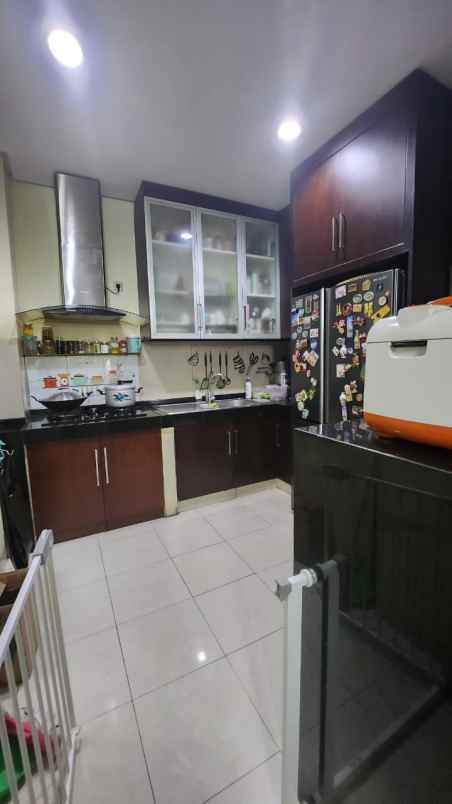 dijual rumah bukit gading mediterania