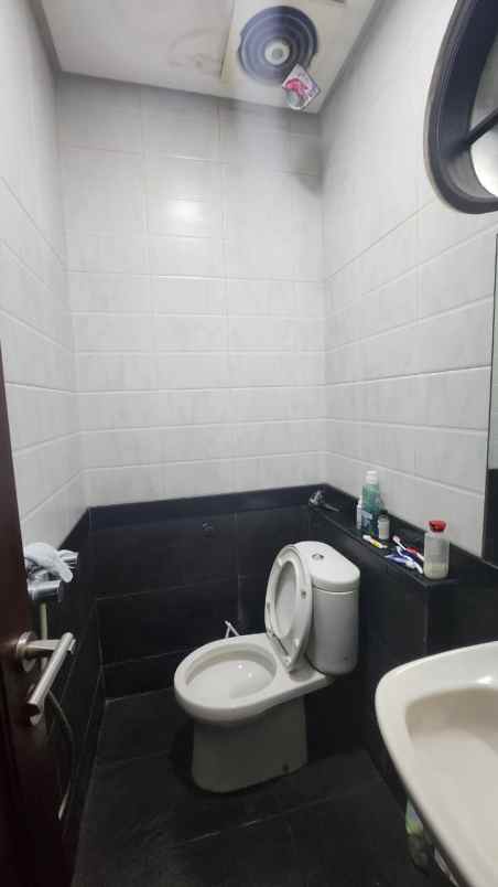 dijual rumah bukit gading mediterania