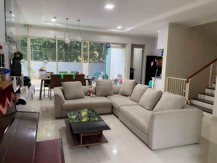 dijual rumah bukit golf