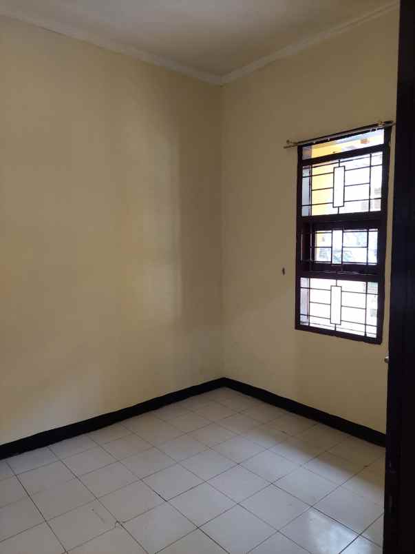 dijual rumah bumi adipura