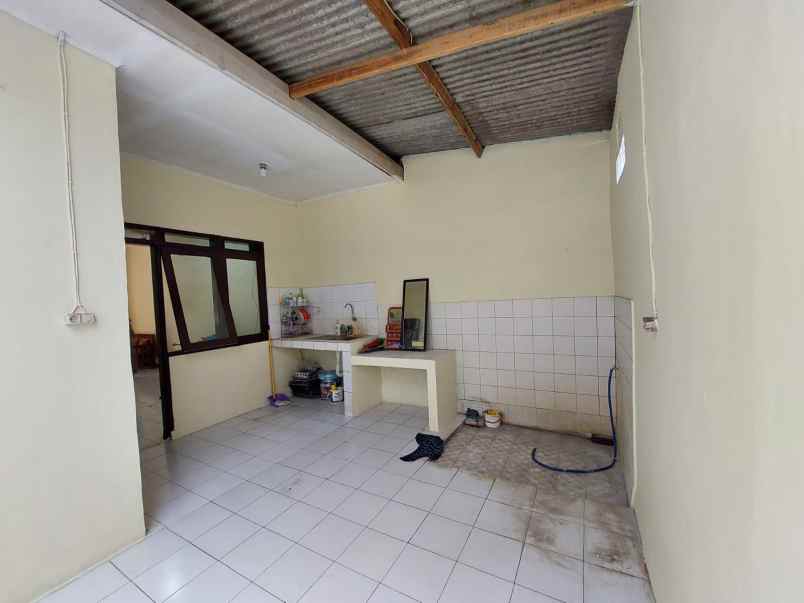 dijual rumah bumi adipura