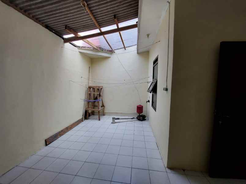 dijual rumah bumi adipura