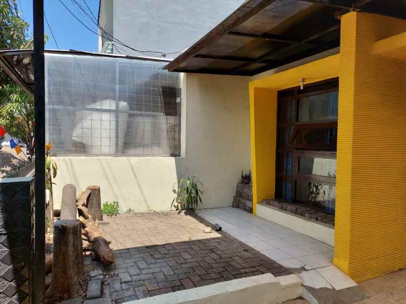 dijual rumah bumi adipura