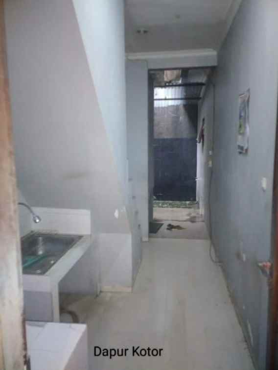 dijual rumah cantik di lebak bulus