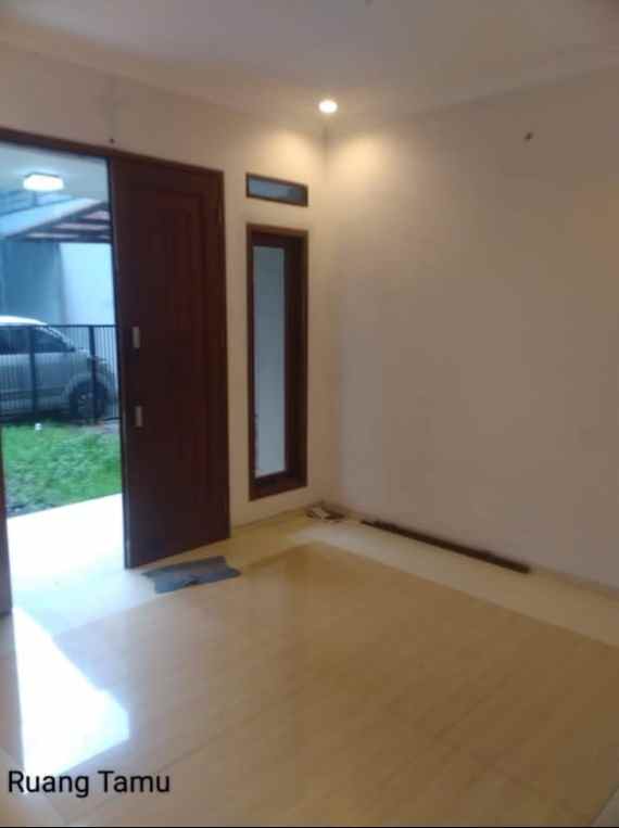 dijual rumah cantik di lebak bulus