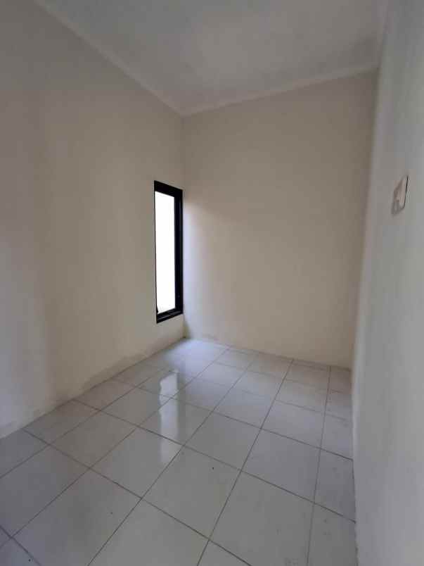 dijual rumah cemorokandang