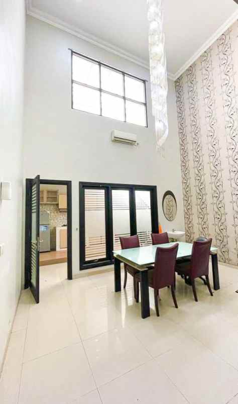 dijual rumah central park ahmad yani