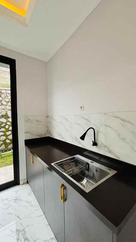 dijual rumah cibubur city