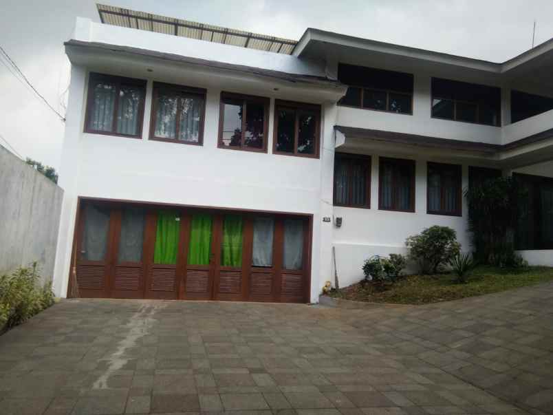 dijual rumah cigadung raya tubagus