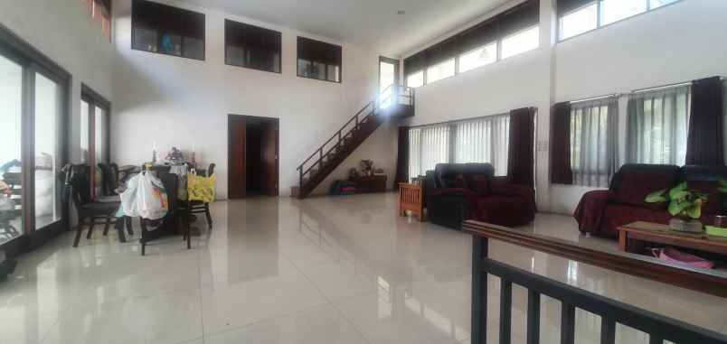 dijual rumah cigadung raya tubagus