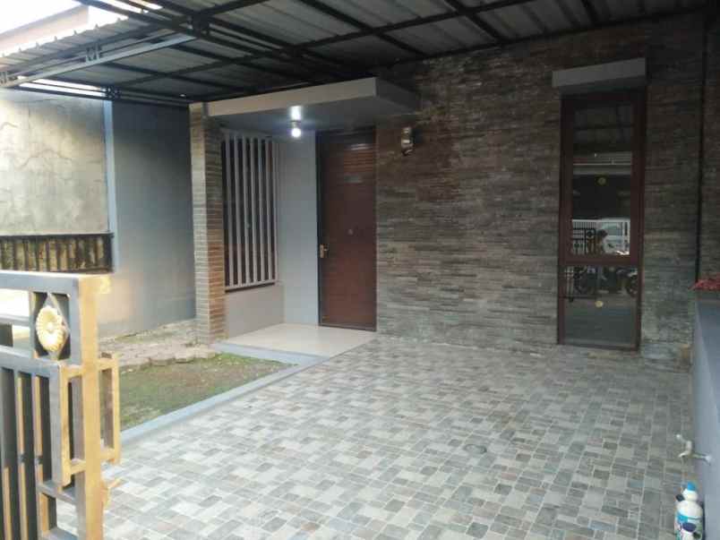 dijual rumah ciganitri