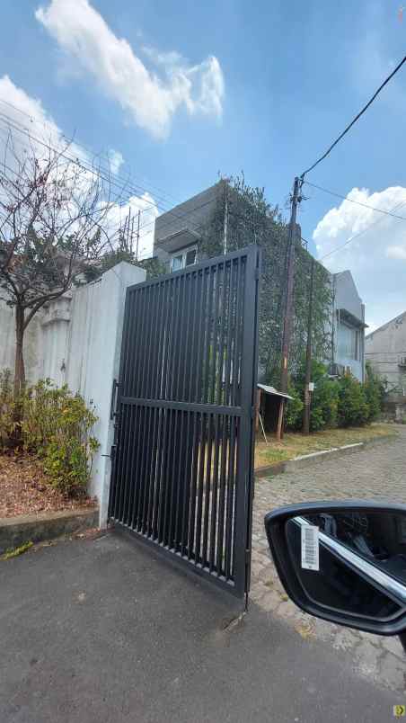 dijual rumah cipayung