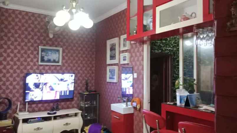 dijual rumah cipedak