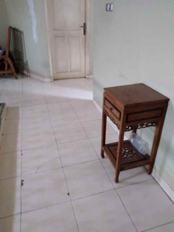 dijual rumah cirendeu