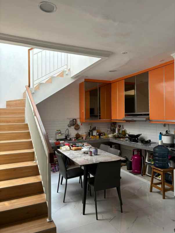 dijual rumah citra 3