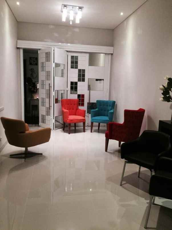 dijual rumah citraland raffles garden