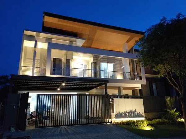 dijual rumah citraland selat golf