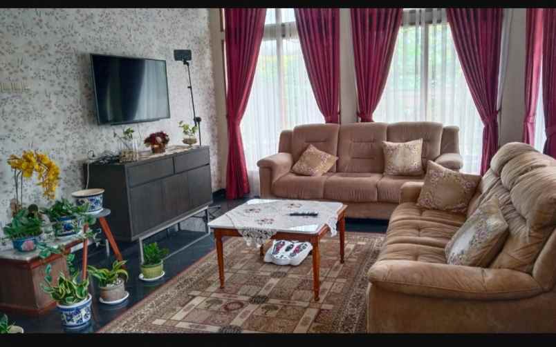 dijual rumah ciumbuleuit