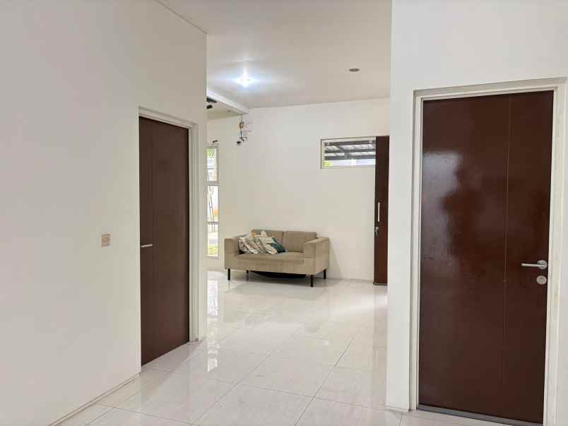 dijual rumah cluster aurora valley bsb