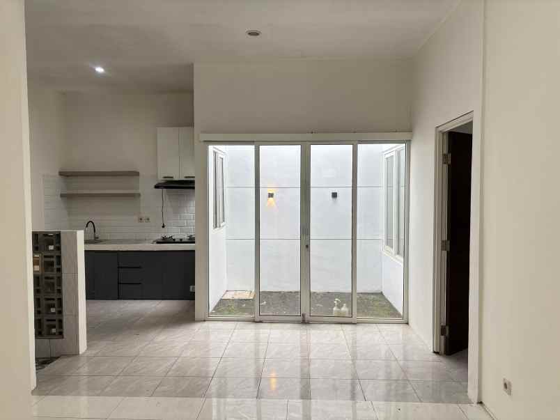 dijual rumah cluster aurora valley bsb