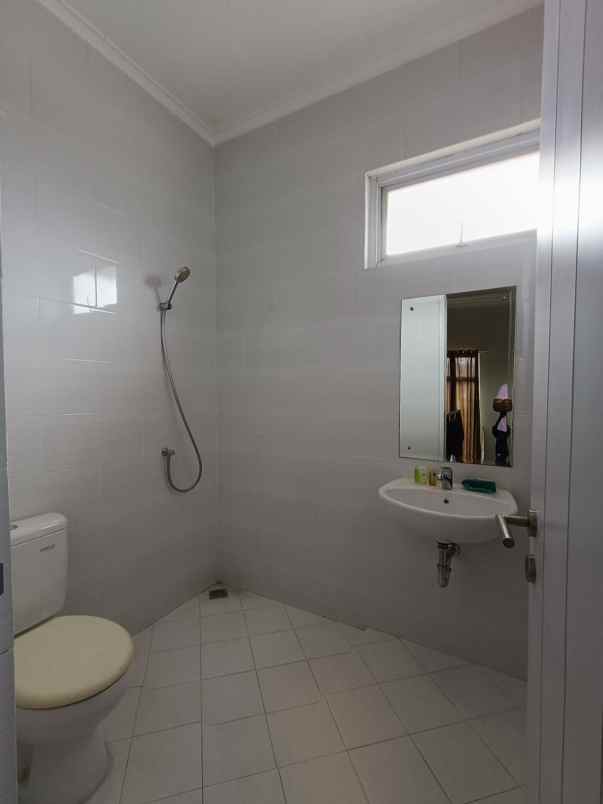 dijual rumah cluster cherryville grand