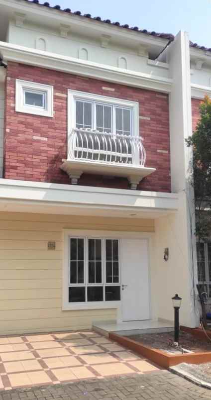 dijual rumah cluster d cataluna