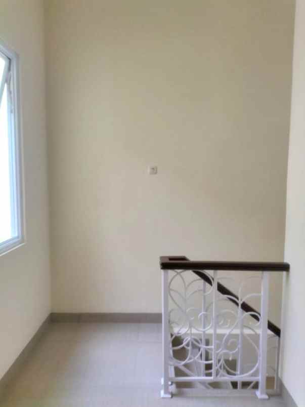 dijual rumah cluster d cataluna