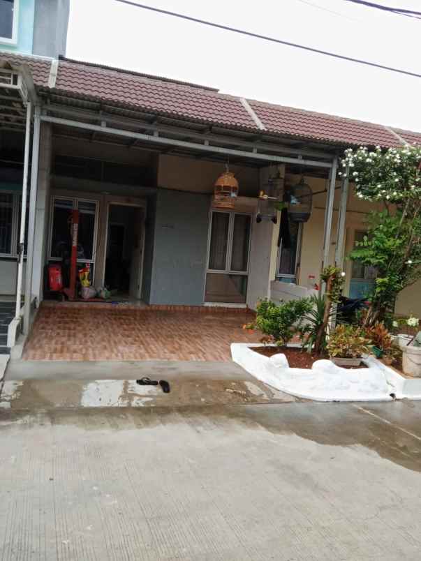 dijual rumah cluster mutiara gading city