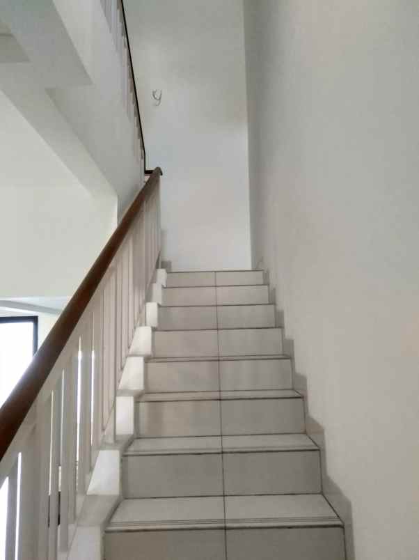 dijual rumah cluster palm spring jgc