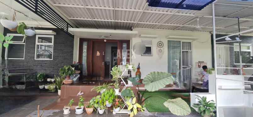 dijual rumah cluster versailles di bsd