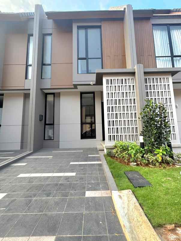 dijual rumah cluster viola summarecon
