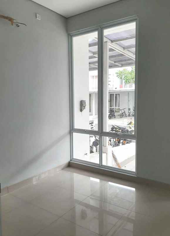 dijual rumah cluster yarra jakarta