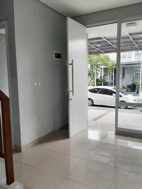 dijual rumah cluster yarra jakarta