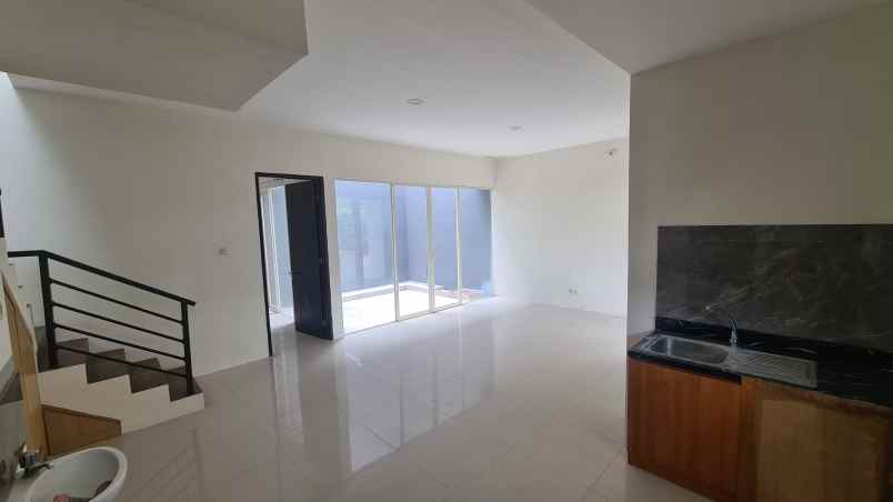dijual rumah de casa
