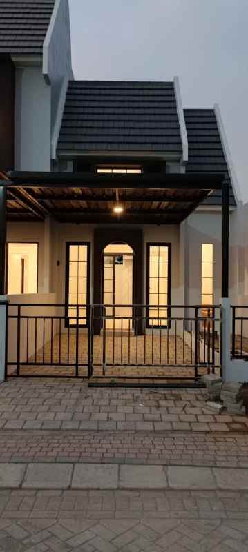 dijual rumah de naila park