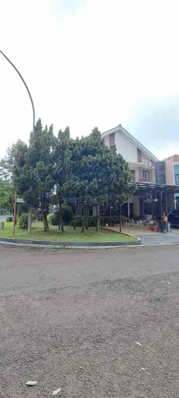 dijual rumah delatinos bsd city