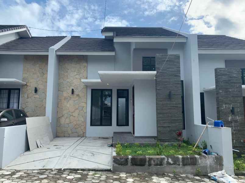 dijual rumah dengan harga bersaing di kalasan