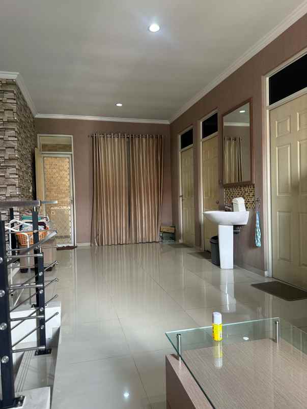 dijual rumah dharmahusada mas