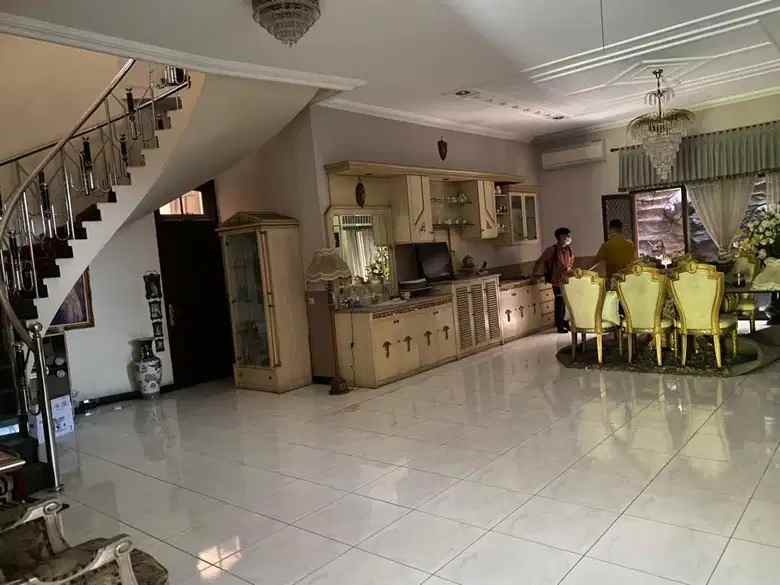 dijual rumah dharmahusada utara surabaya