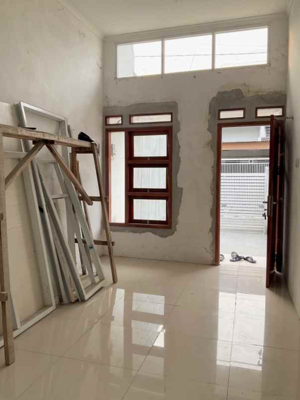 dijual rumah dharmawangsa residence