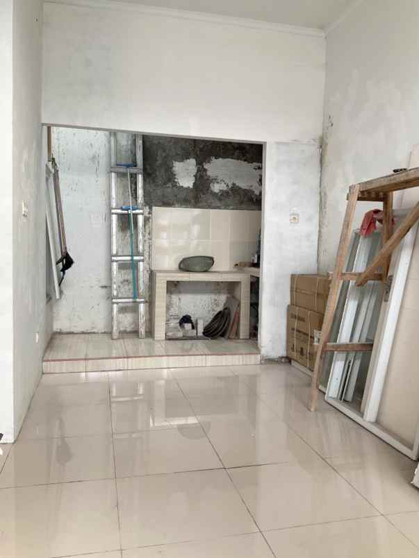 dijual rumah dharmawangsa residence