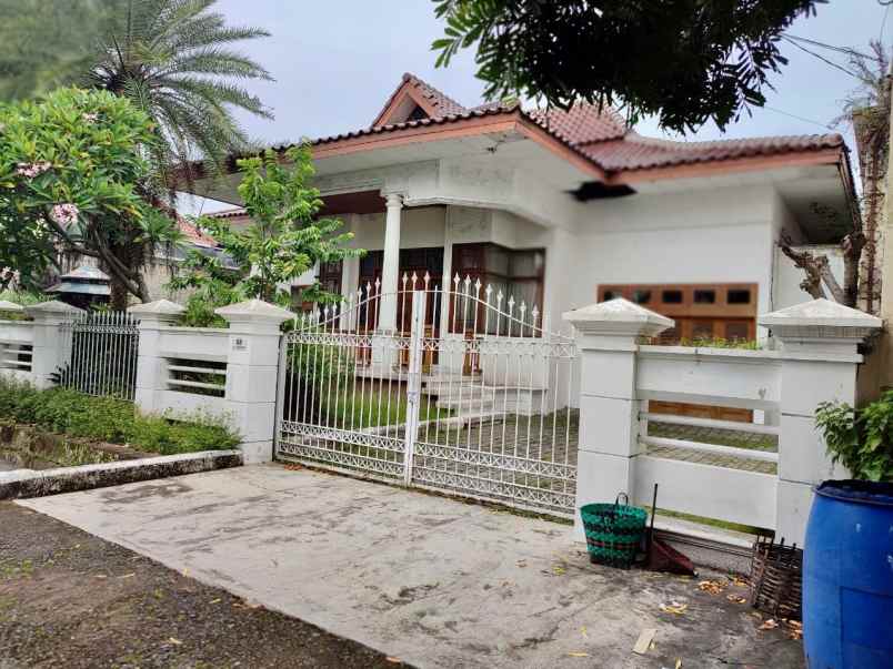 dijual rumah di badran solo