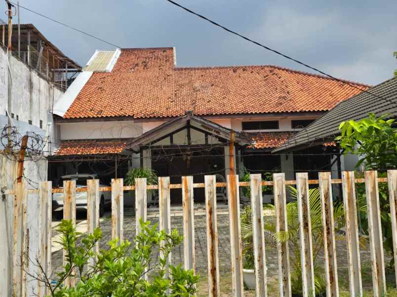 dijual rumah di bhakti husada surabaya