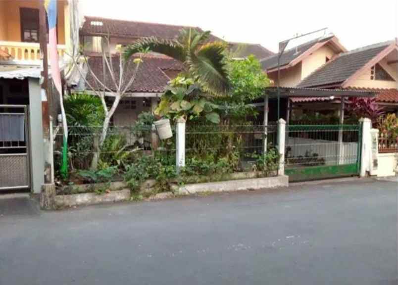 dijual rumah di condong catur kabupaten sleman shm