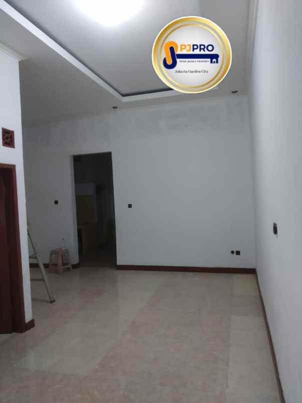 dijual rumah di daerah pulogebang permai