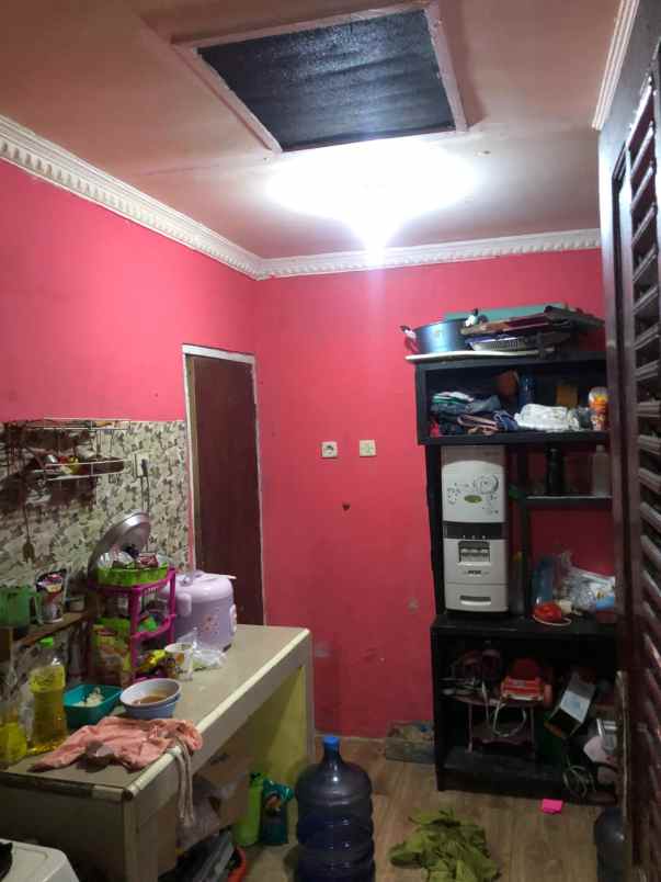 dijual rumah di kp pengasinan rt 04 02 kec rawalumbu